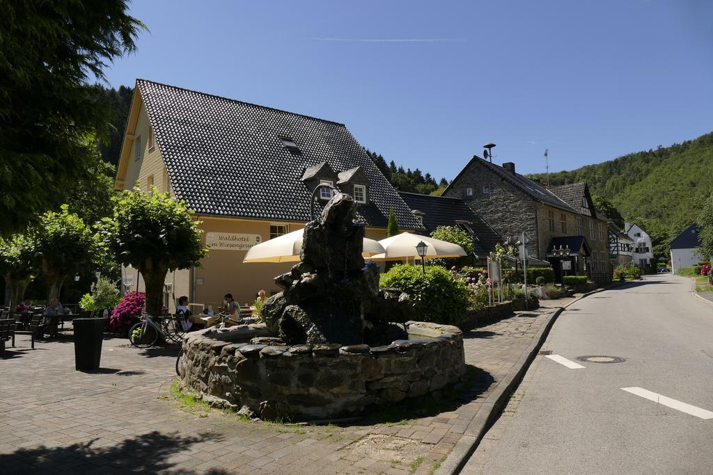 Waldhotel Im Wiesengrund Hürtgenwald Exteriör bild