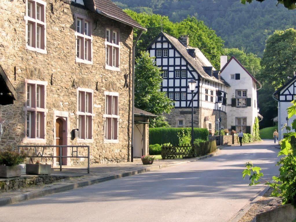 Waldhotel Im Wiesengrund Hürtgenwald Exteriör bild